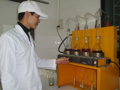 Nhiều[-]đơn[-]vị[-]áo[-]bảo[-]hộ[-]cũng[-]không[-]khác[-]gì[-]áo[-]blouse